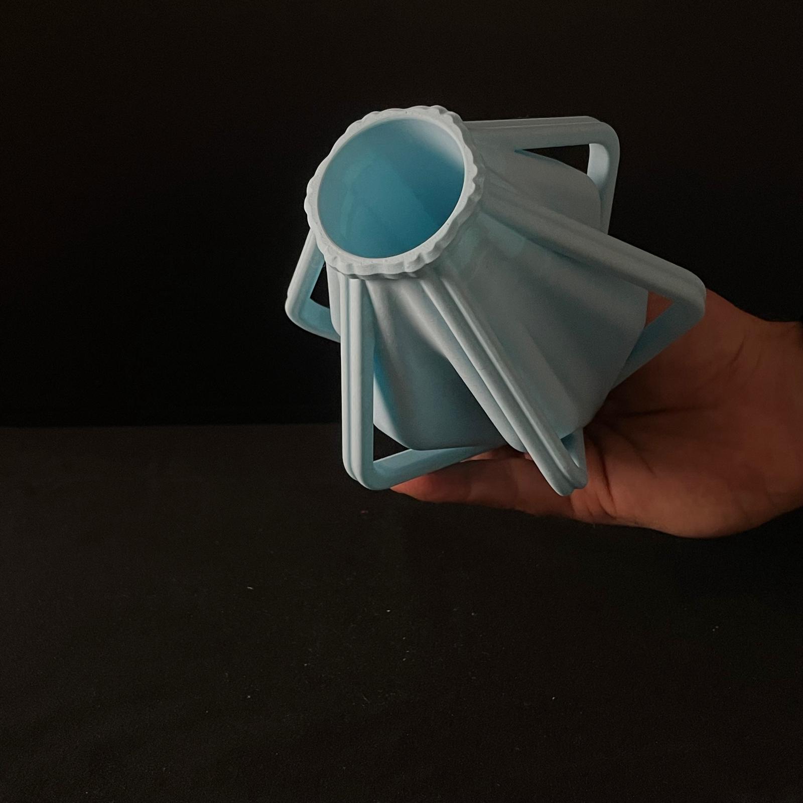 Vaso 3D Triangola | File STL per Stampa 3D